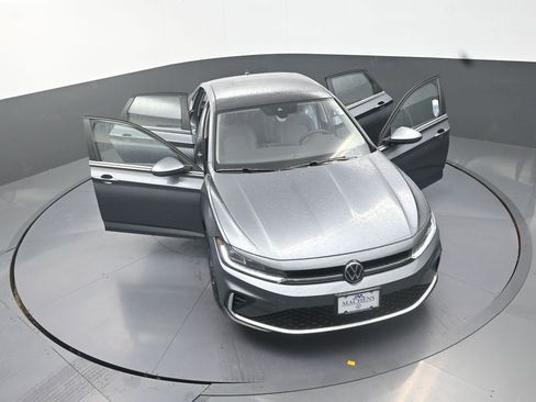 New 2026 Volkswagen Jetta SE image 30