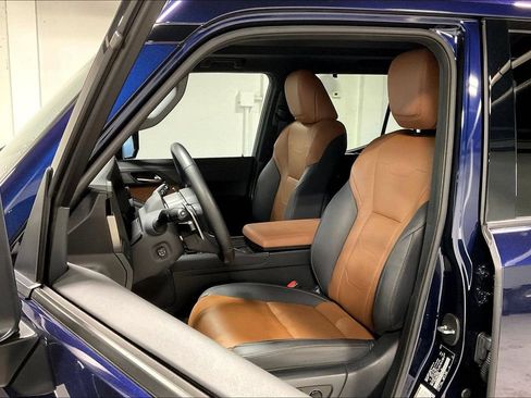 Used 2024 Lexus GX 550 w/ Accessory Package (Z1) AWD/4WD image 32