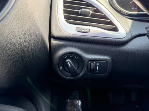 Used 2016 Dodge Dart SE w/ Convenience Group FWD image 19