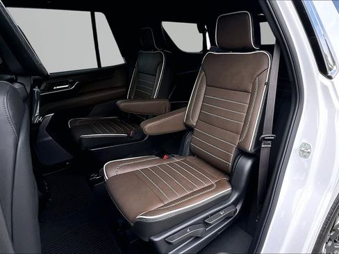 Used 2026 GMC Yukon Denali Ultimate AWD/4WD image 24