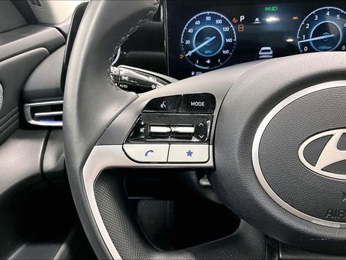 Certified 2025 Hyundai Elantra SEL FWD image 25