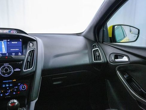 Used 2017 Ford Focus ST w/ Equipment Group 402A image 5