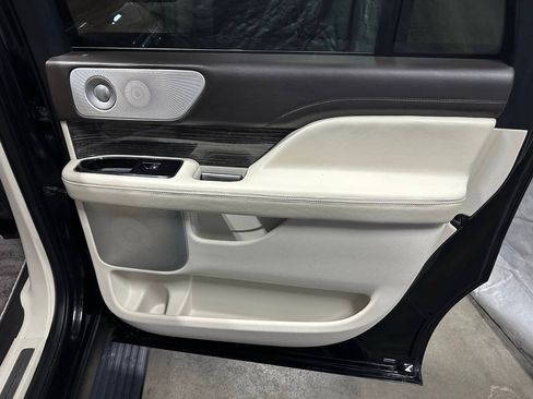 Used 2020 Lincoln Navigator L Black Label w/ Cargo Convenience Package AWD/4WD image 25