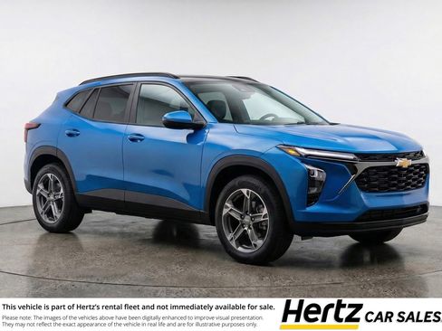 Used 2025 Chevrolet Blazer LT FWD image 1
