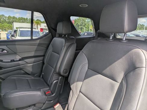 Used 2022 Chevrolet Traverse LT FWD image 29