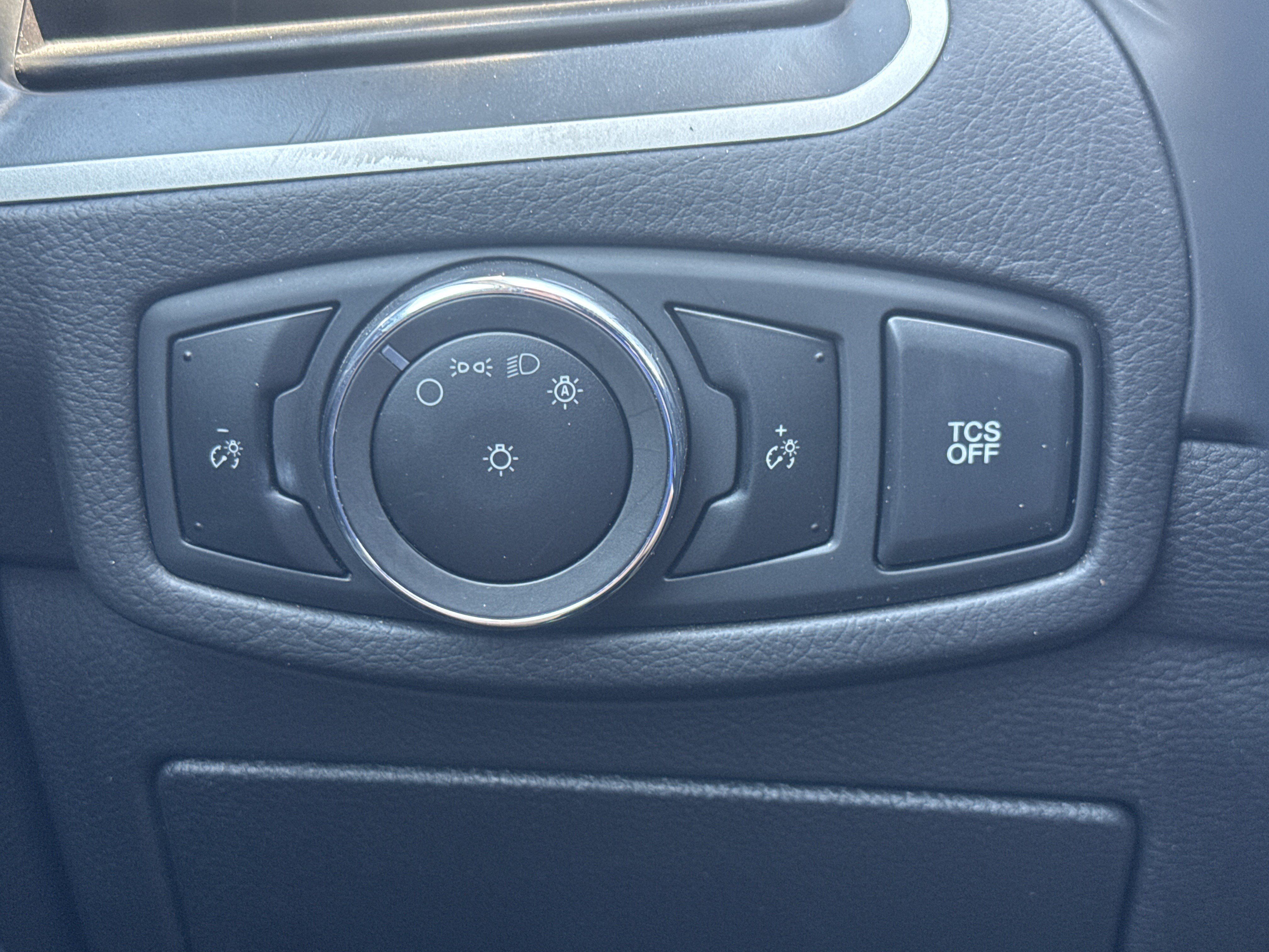 Used 2024 Ford Edge SEL AWD/4WD image 15