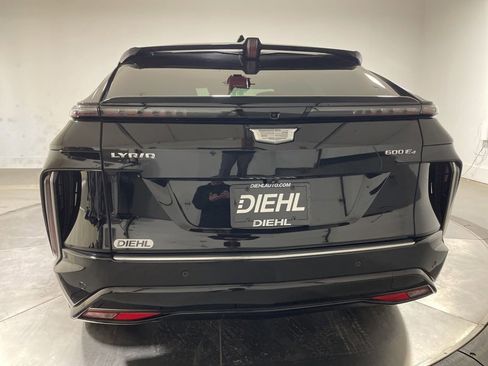 Used 2024 Cadillac Lyriq Luxury image 6