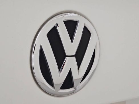 Certified 2020 Volkswagen Jetta R-Line w/ R-Line Cold Weather Package FWD image 11