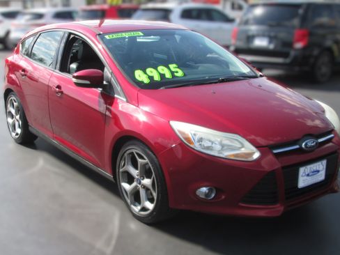 Used 2014 Ford Focus SE w/ Equipment Group 201A FWD image 1