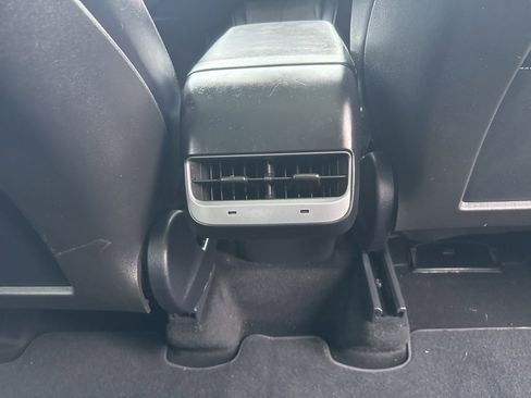 Used 2024 Tesla Model Y Long Range image 25