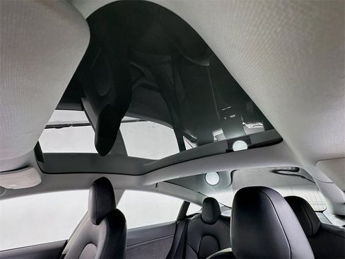 Used 2018 Tesla Model 3 Long Range image 13