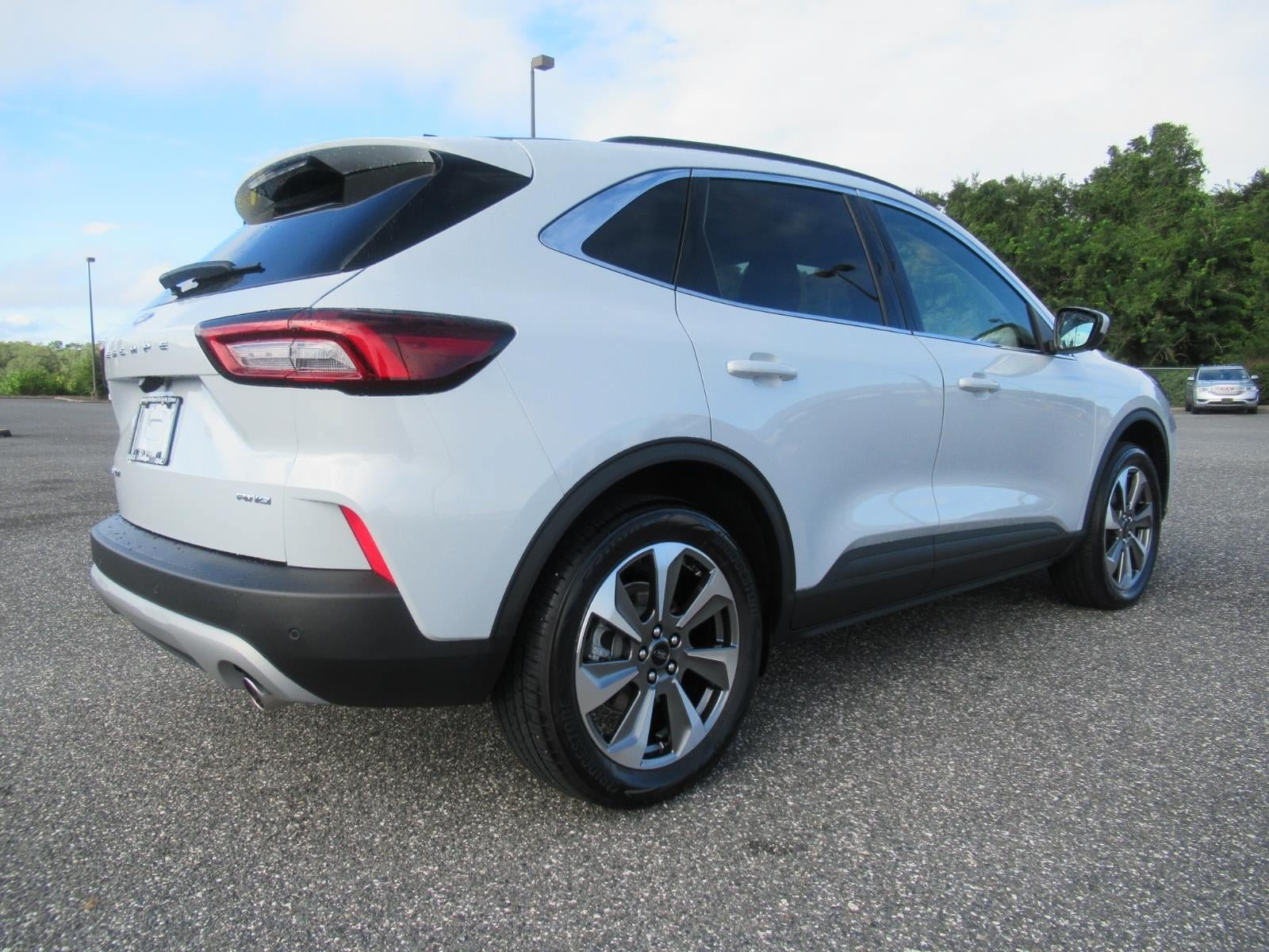 Used 2025 Ford Escape Platinum w/ Premium Technology Package AWD/4WD image 7