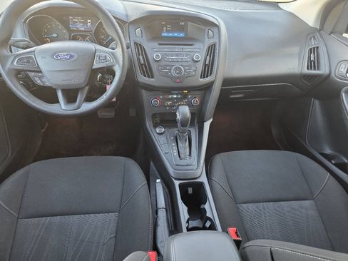 Used 2017 Ford Focus SE FWD image 12