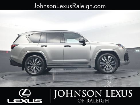 Used 2023 Lexus LX 600 4WD w/ Appearance Package image 21