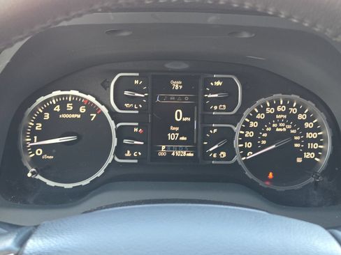 Used 2021 Toyota Tundra SR5 w/ SR5 Leather Package AWD/4WD image 21