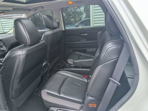 Certified 2023 Nissan Pathfinder SL w/ SL Premium Package AWD/4WD image 9
