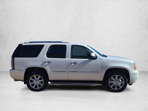 Used 2014 GMC Yukon Denali image 4