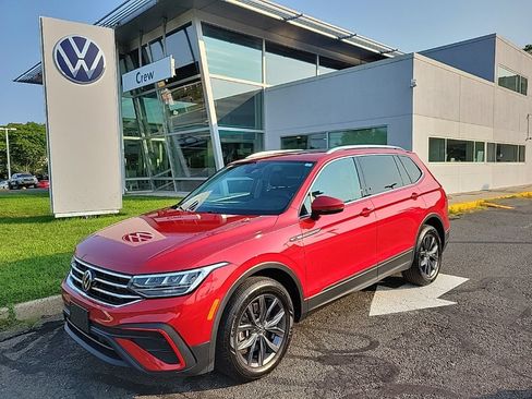 Certified 2023 Volkswagen Tiguan SE w/ Panoramic Sunroof Package AWD/4WD image 1