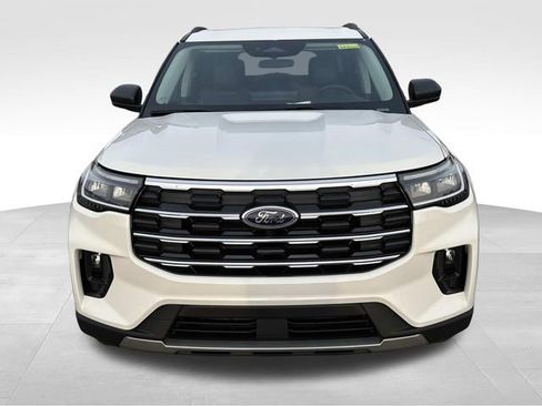 New 2026 Ford Explorer Active w/ Active Comfort Package image 2