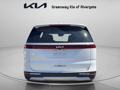Used 2023 Kia Carnival LX FWD image 6