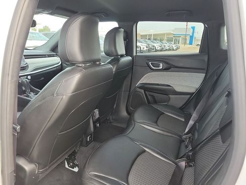 Used 2024 Jeep Compass Latitude AWD/4WD image 9