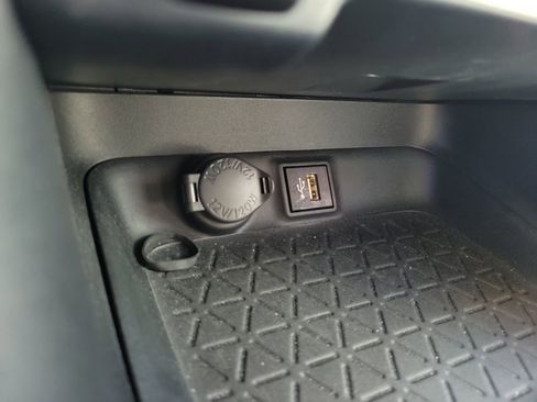 Used 2023 Toyota RAV4 XLE Premium image 22