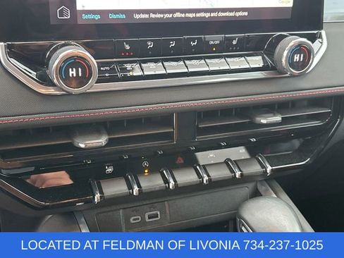 Used 2024 Chevrolet Colorado Z71 w/ Z71 Convenience Package 2 image 18