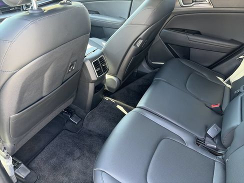 Used 2024 Kia Sportage EX FWD image 27