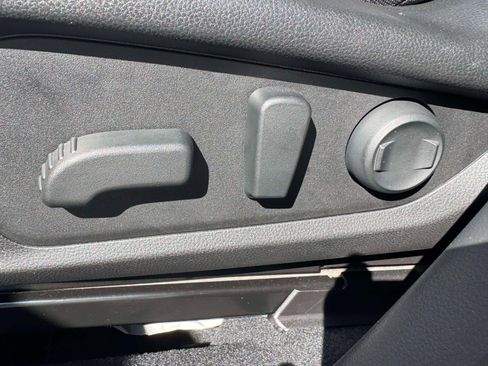 Certified 2025 Subaru Forester Premium image 13