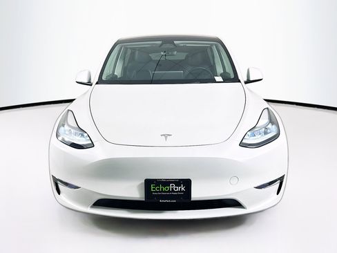 Used 2024 Tesla Model Y Long Range image 2