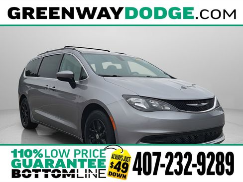 Used 2021 Chrysler Voyager Lxi image 1