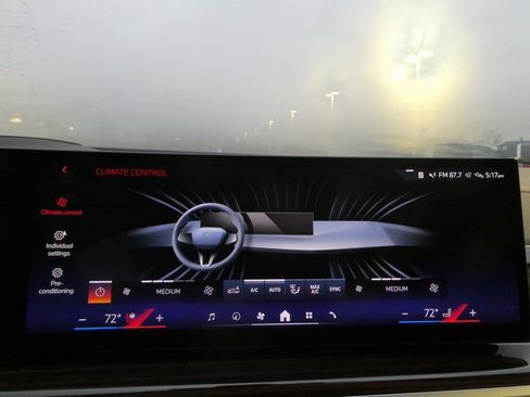 Used 2026 BMW X7 xDrive40i image 15