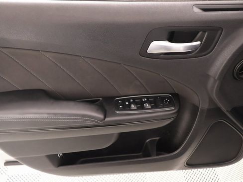 Used 2019 Dodge Charger SXT image 15