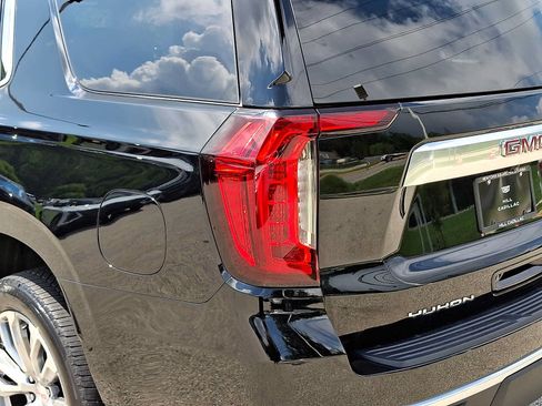 Used 2024 GMC Yukon Denali AWD/4WD image 12