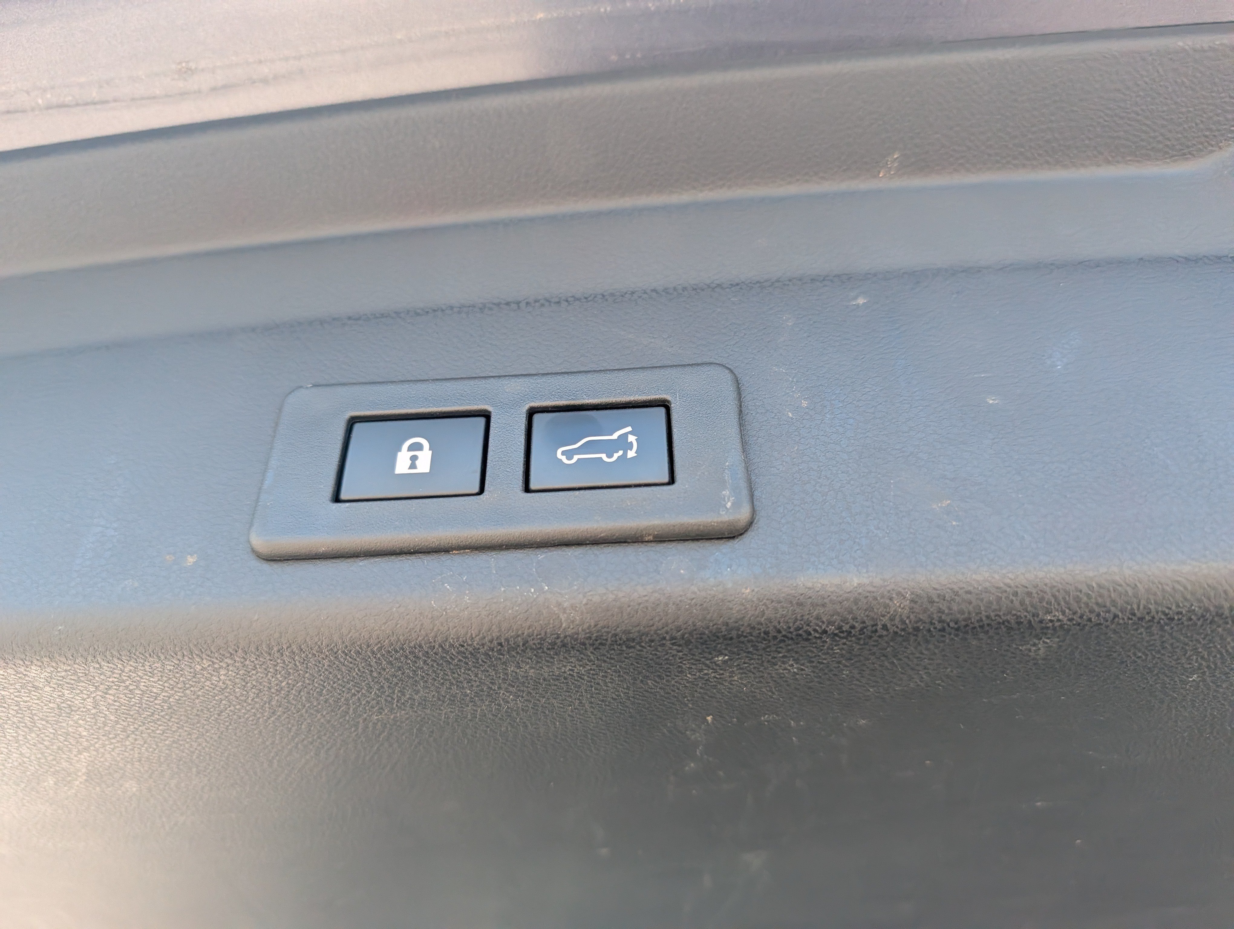 Used 2022 Subaru Ascent Limited w/ Technology Package AWD/4WD image 21