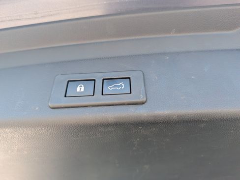 Used 2022 Subaru Ascent Limited w/ Technology Package AWD/4WD image 21