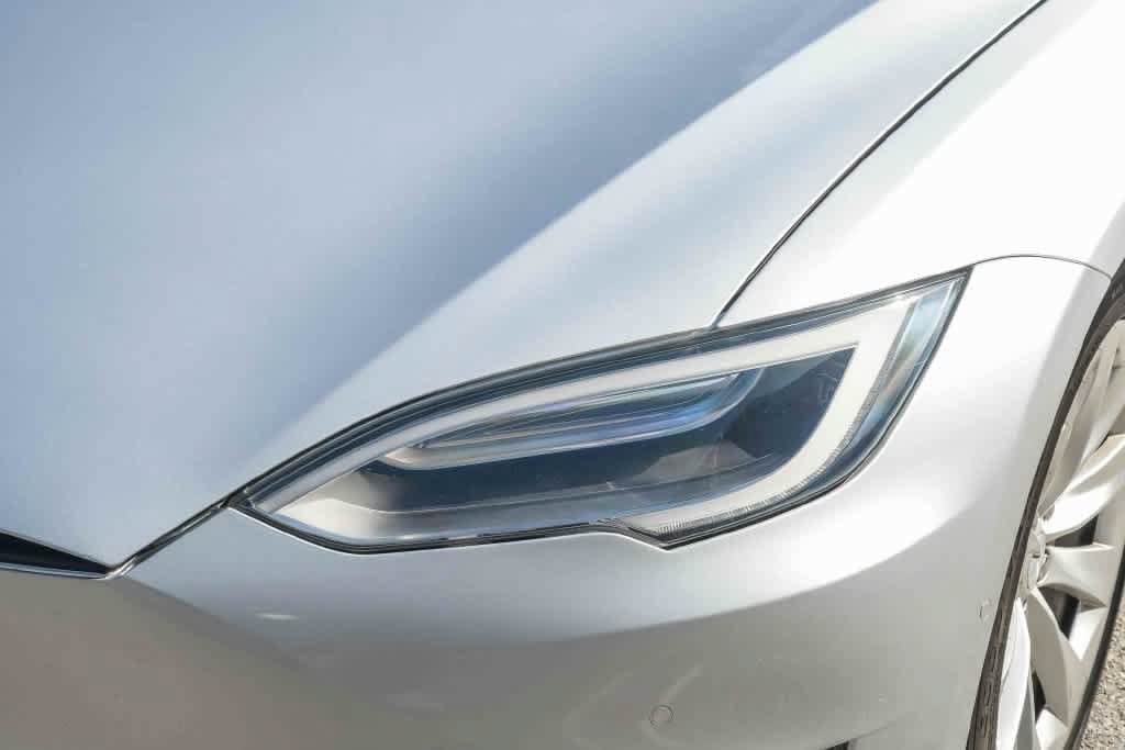 Used 2017 Tesla Model S 90D AWD/4WD image 4