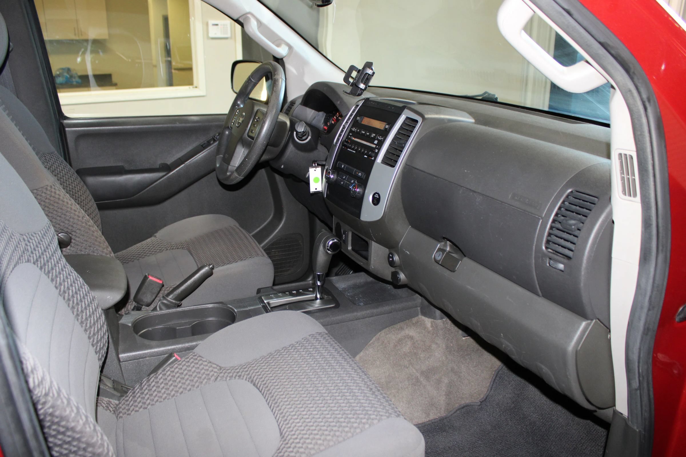 Used 2012 Nissan Frontier SV w/ SV Premium Utility Pkg RWD image 27
