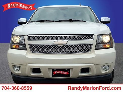 Used 2011 Chevrolet Suburban LTZ image 2