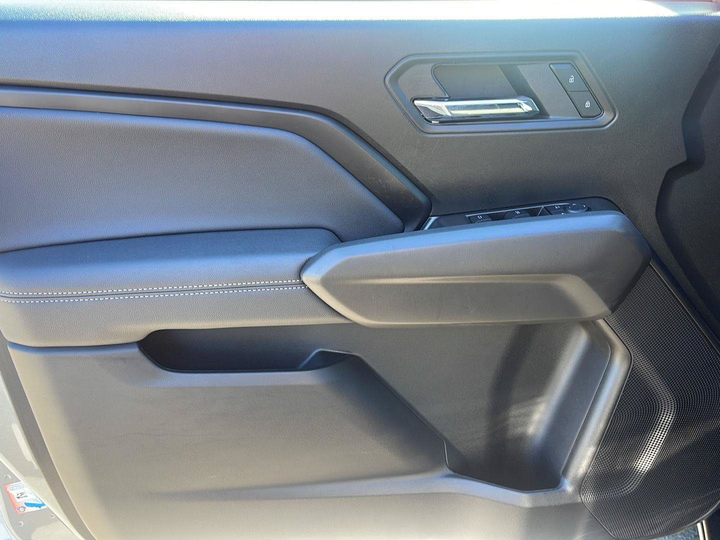 Used 2025 Chevrolet Colorado LT w/ LT Convenience Package AWD/4WD image 14