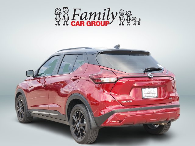 Used 2023 Nissan Kicks SR w/ SR Premium Package FWD image 3