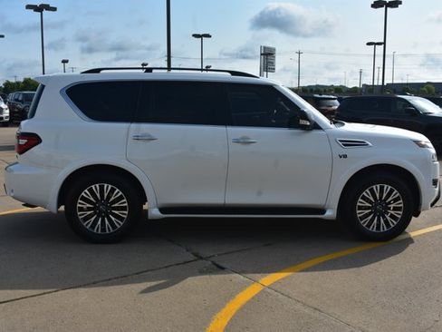 Used 2022 Nissan Armada SL w/ Midnight Edition Package AWD/4WD image 4