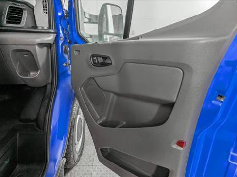 Used 2022 Ford Transit 250 Low Roof RWD image 17