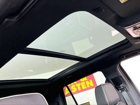 Certified 2022 GMC Yukon SLT w/ SLT Premium Package image 13