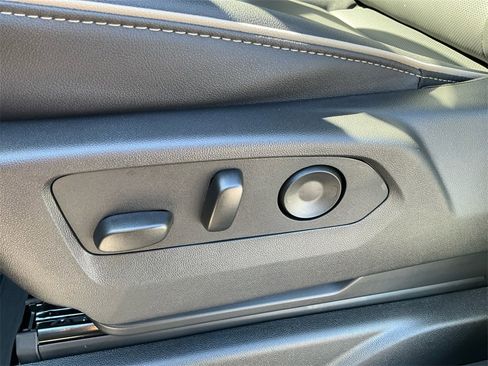 New 2026 GMC Yukon XL Elevation image 28