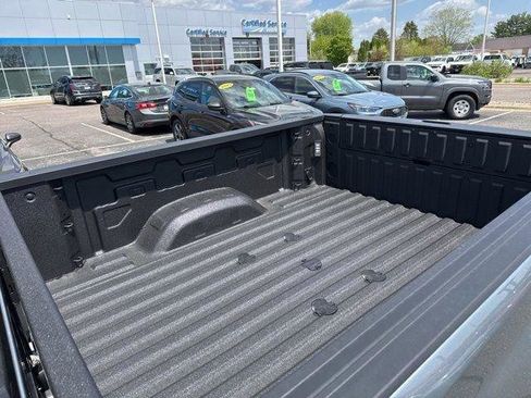 New 2026 Chevrolet Silverado 2500 ZR2 AWD/4WD image 9