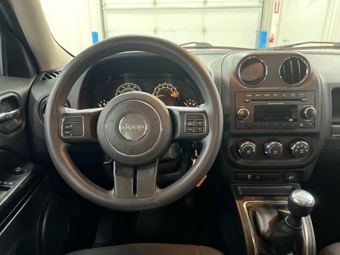 Used 2014 Jeep Patriot Sport w/ Power Value Group AWD/4WD image 11