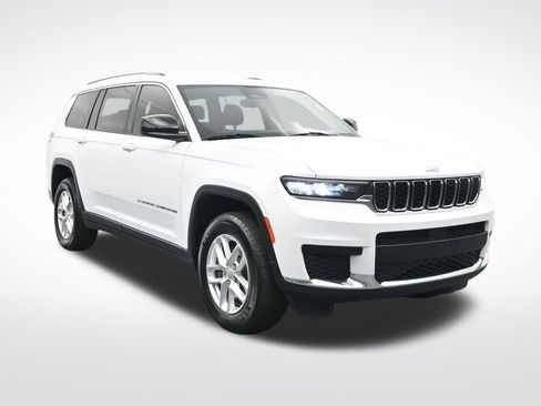 Used 2023 Jeep Grand Cherokee L Laredo image 3
