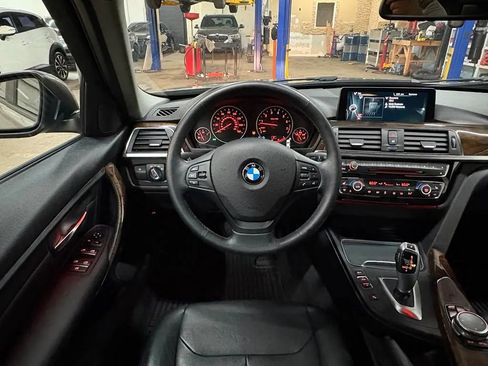 Used 2016 BMW 320i xDrive Sedan AWD/4WD image 18
