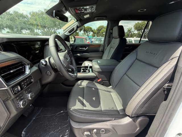 New 2026 GMC Yukon Denali AWD/4WD image 13